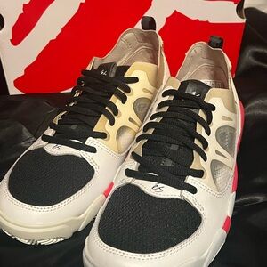 Silhouette Men's Sneakers in Black and White